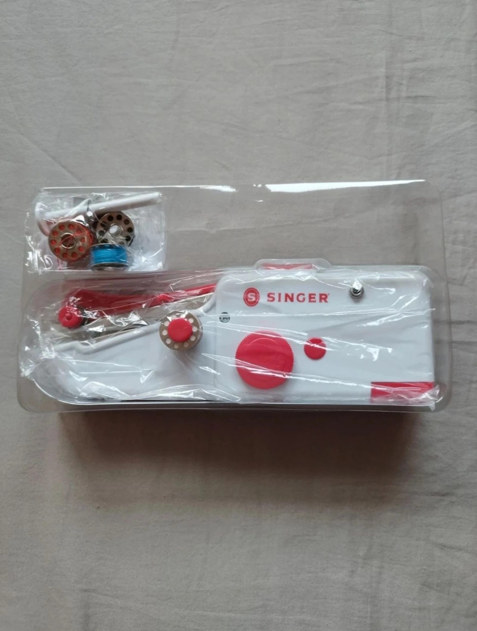 Singer Sew Quick Handheld Mending Machine  – photo 2